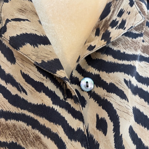 Silk Animal Print Button-Up Blouse - Picture 5 of 7